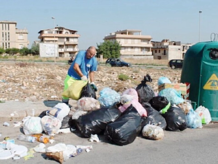 A Rosolini netturbini senza stipendio, il sindaco Calvo media per scongiurare lo sciopero