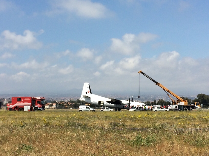Catania, non si apre il carrello dell'Atr42 Atterraggio di emergenza a Fontanarossa