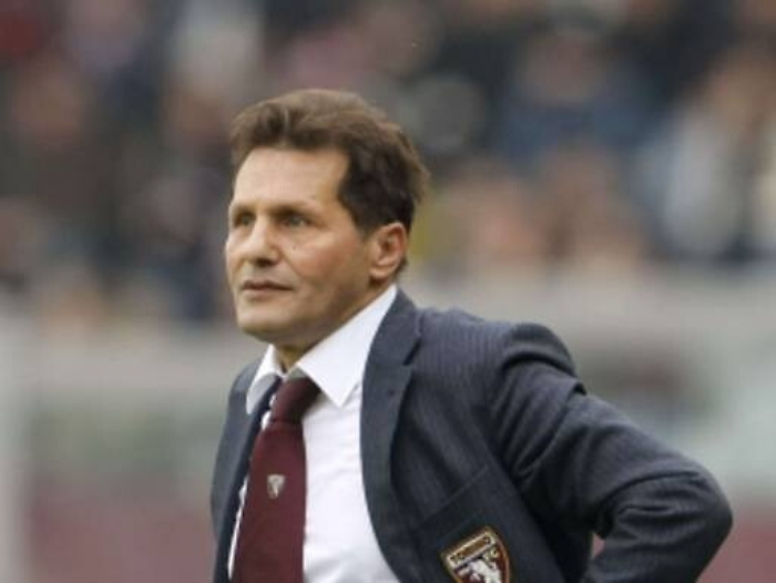 Novellino si presenta «Nelle prossime partite dobbiamo collaborare per non affondare»