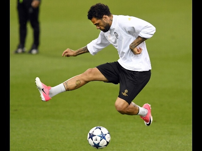 PSG ufficializza ingaggio Dani Alves