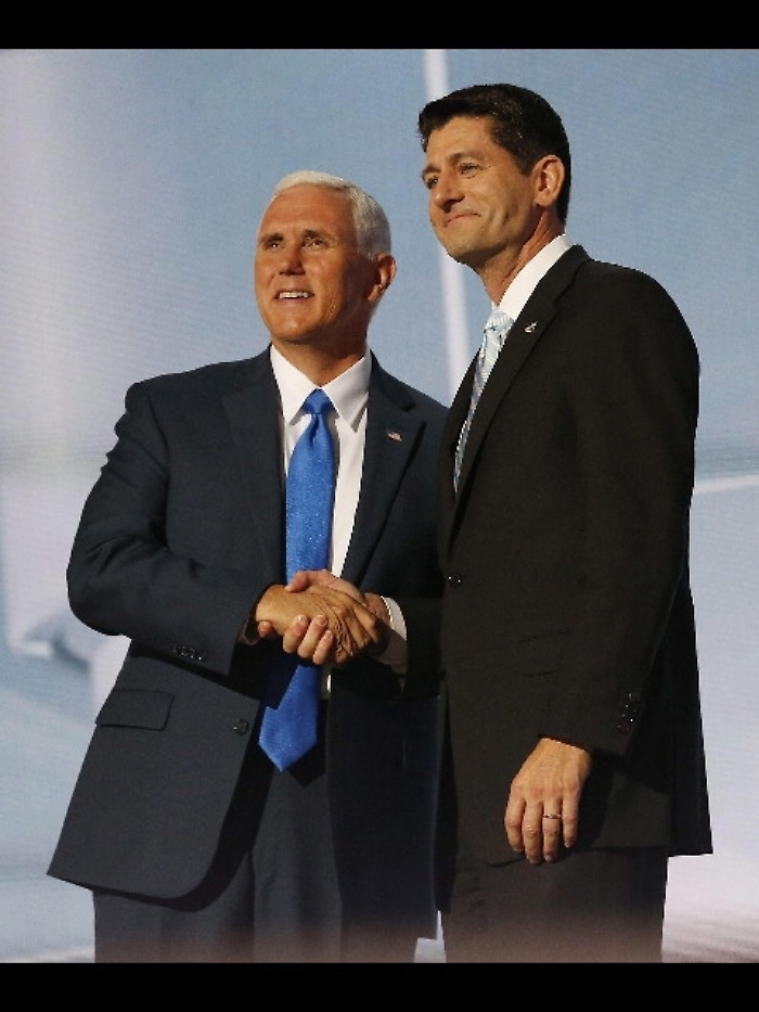 Vice di Trump si sfila e appoggia Ryan