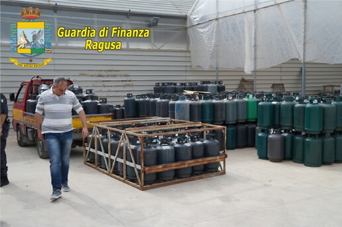 Vittoria, sequestrate 800 bombole di Gpl stipate senza autorizzazione