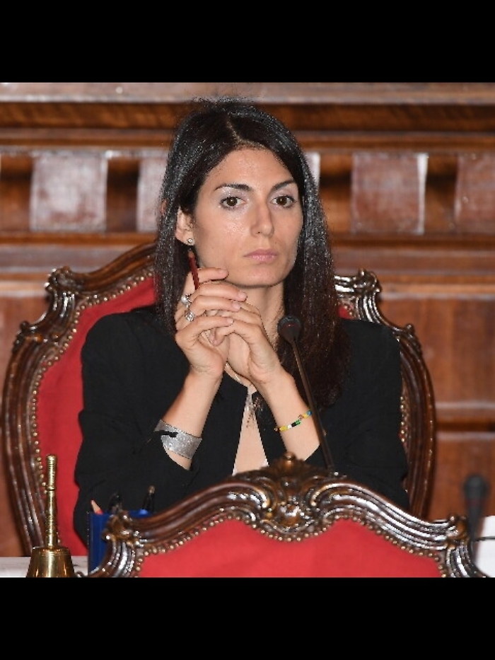 Consulenze Raggi, chiesta archiviazione