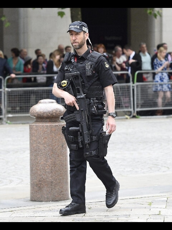 Terrorismo: pi&ugrave; agenti armati a Londra