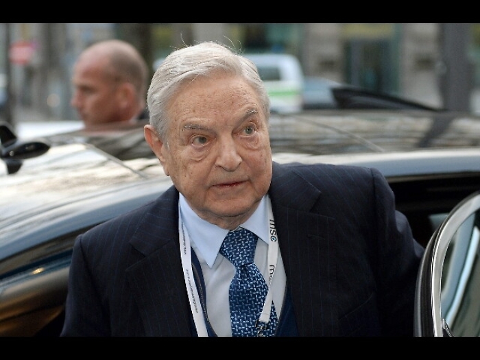 Trump: Soros organizza la resistenza