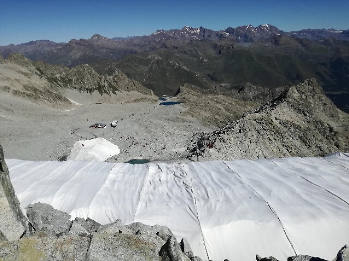 Ghiacciaio Presena si scopre per inverno