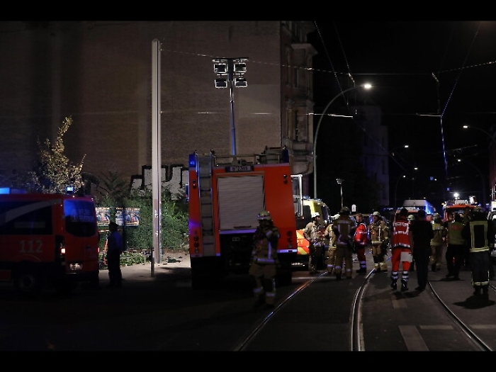 Auto sulla folla a Berlino, 4 morti