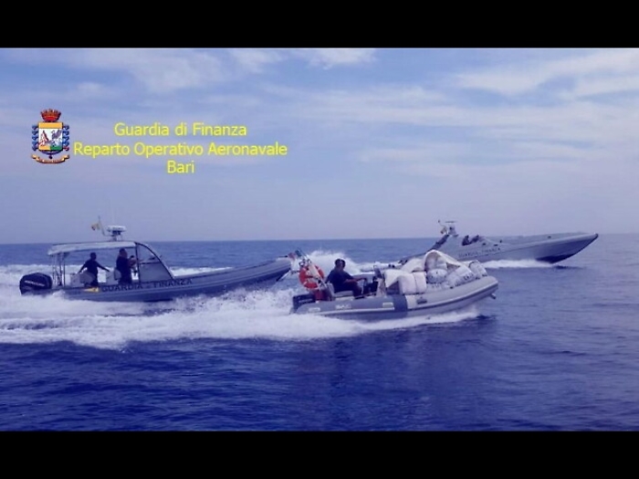 Su scafo da Albania 500 kg droga,arresti