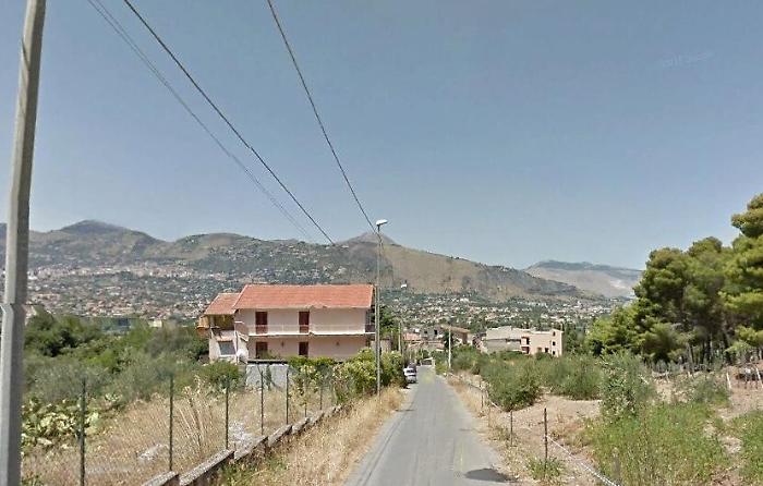 Palermo, scala parete rocciosa ma precipita e muore