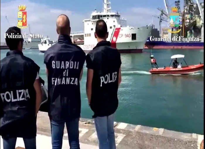 Catania, maxi sbarco con oltre 650 profughi Fermati e arrestati i nove presunti scafisti