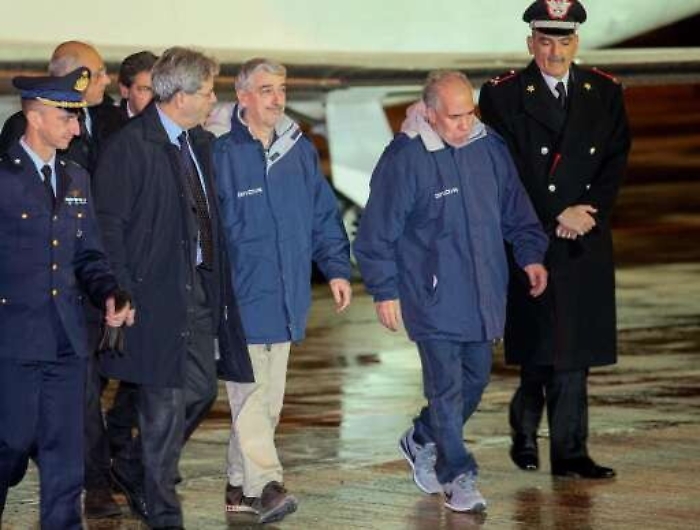 Calcagno e Pollicardi sono rientrati in Italia Gioia e abbracci a Ciampino con le famiglie