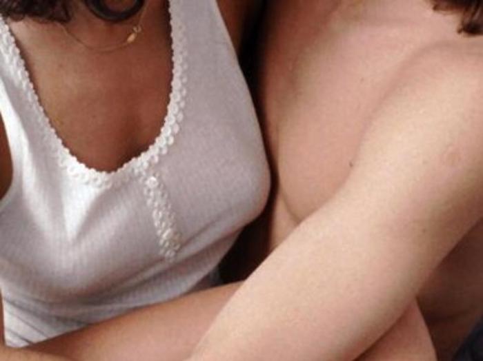 Sesso: quando amare fa male, dolore per 1 donna su 7 e coppia a rischio