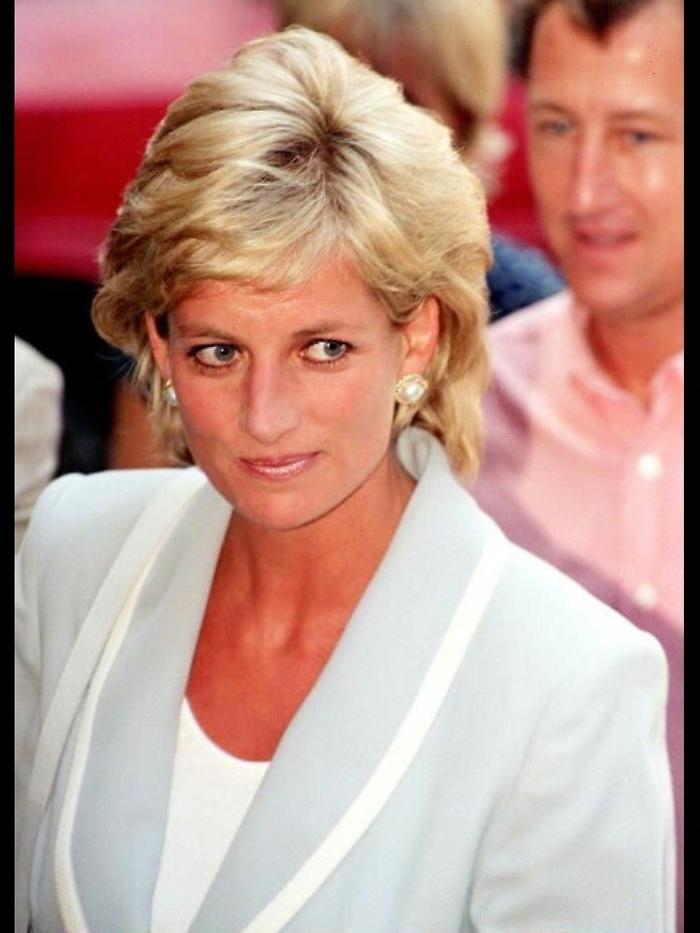 Ex maggiordomo Diana fa coming out