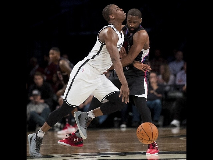 Nba, notte di sorprese, cadono le grandi