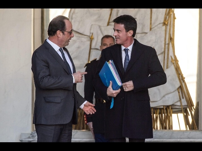 Francia: sondaggio, Valls batte Hollande