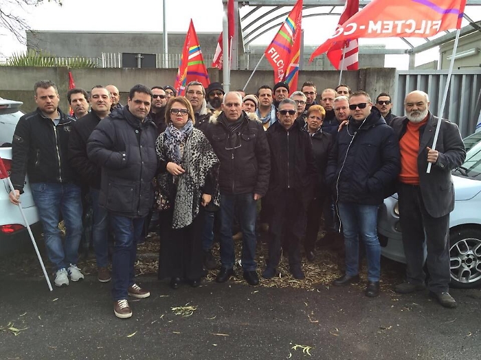 Catania, presidio dei lavoratori licenziati davanti sede Myrmex