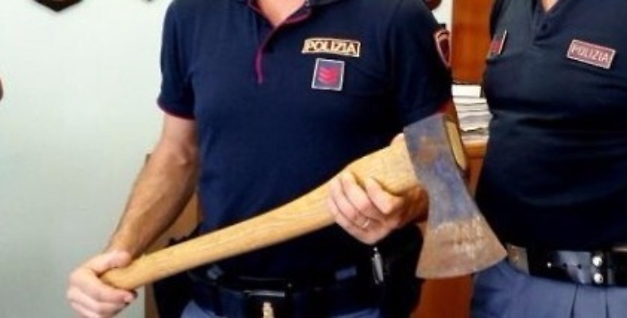 Lite tra parcheggiatori abusivia colpi di accetta: 2 arresti a Marsala