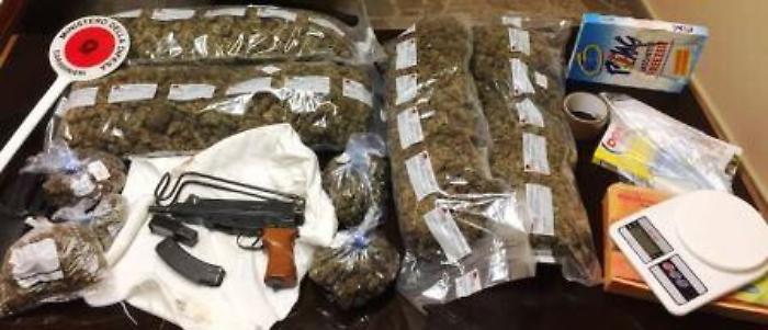 Catania, la droga era nascosta nel deposito edile