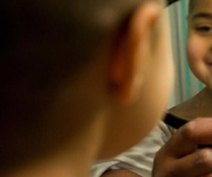 Diventa un caso parlamentare la bambina di due anni che ha cambiato sesso a Palermo