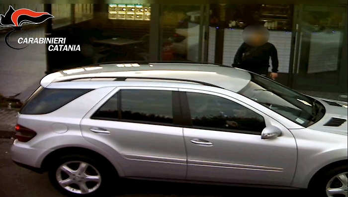 Ancora un blitz antidroga a Catania: 16 arresti, spacciavano cocaina e marijuana in un negozio