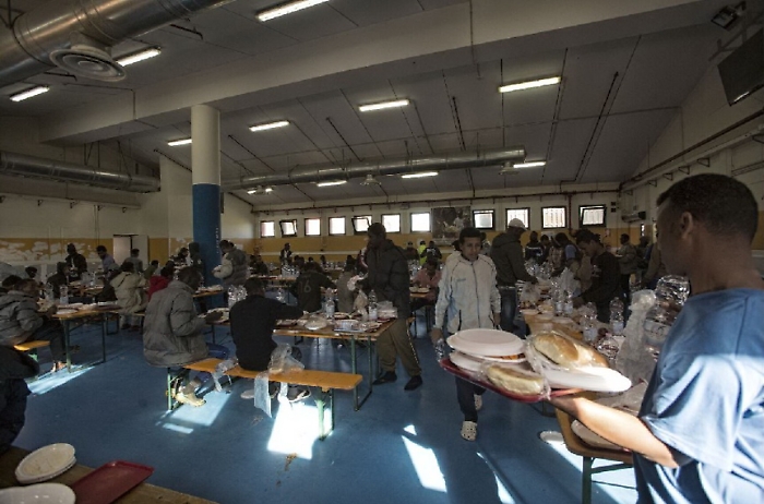 Nel Cara di Mineo la vita che corre oltre agli scandali