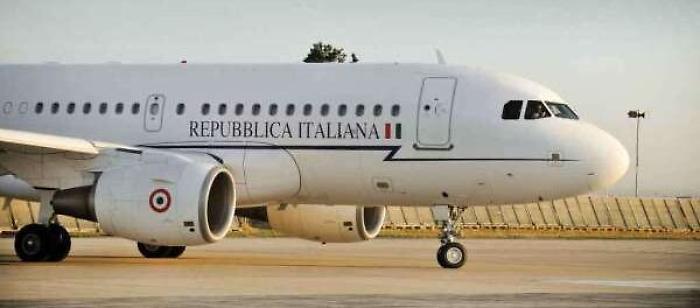 Il blog di Grillo contro l'aereo blu di Alfano: &laquo;Che spreco&raquo;