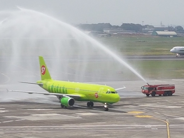 All'aeroporto di  Catania il "battesimo" del primo volo diretto da e per Mosca