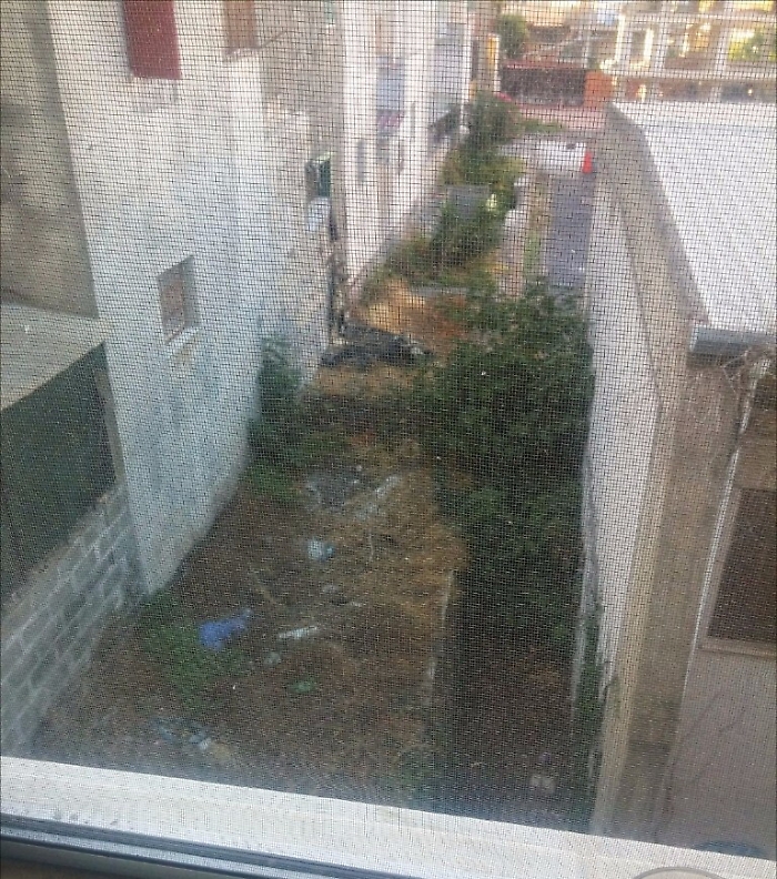 Degrado alla scuola De Andr&egrave; ad Aci S. Antonio: segnalo e nessuno fa nulla