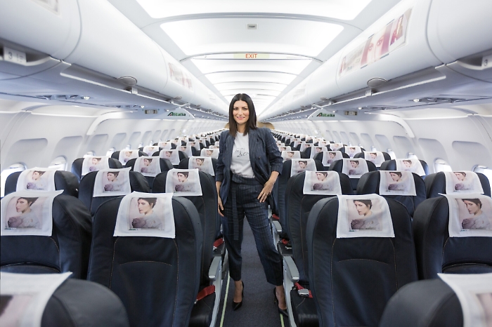 Laura Pausini raddoppia al Pal'Art di Acireale