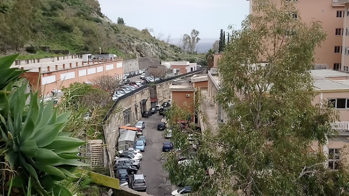 Taormina, passerella aerea nell'ospedale San Vincenzo 