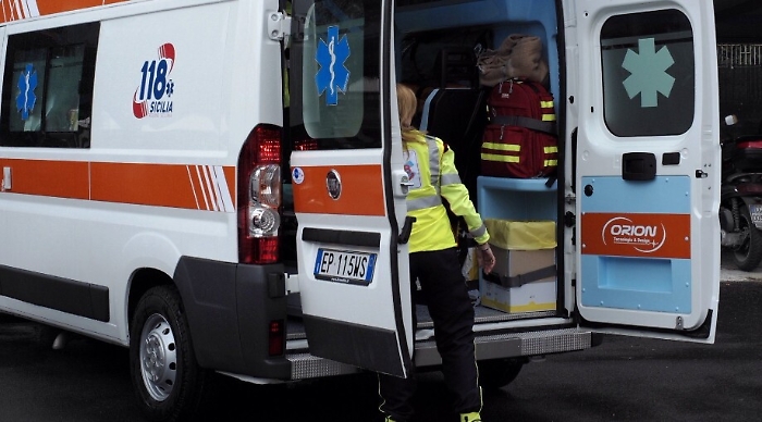 Messina,  pedone travolto da 19enne alla guida di un'auto: &egrave; in coma