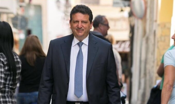 Copr&igrave; vigile che ruba i soldi dei parcheggi, a giudizio il sindaco di Cefal&ugrave;