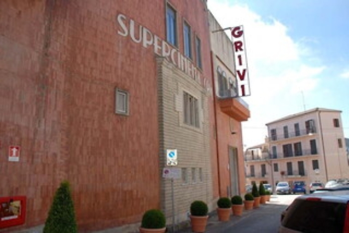 Enna, chiude l'unico cinema: appello per salvarlo