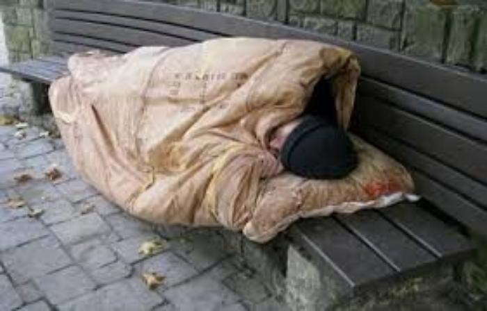 Palermo, clochard picchiato da branco: &egrave; caccia a tre balordi