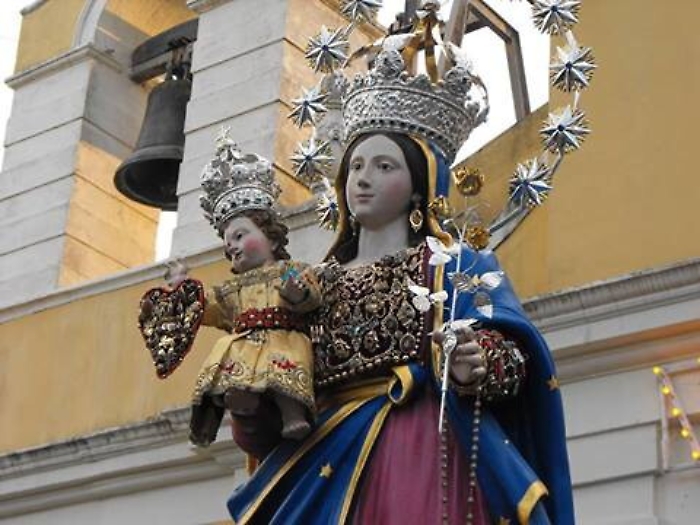 Trecastagni, incendiata la statua della Madonna nella chiesa della Sciara