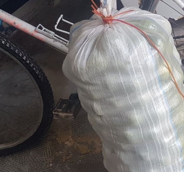 Il furto maldestro del ladro "in" bici: che ti aspetti con 60 chili di limoni?