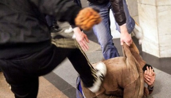 Marsala, ragazzo pestato a sangue dopo aver sedato lite: rischia un'occhio