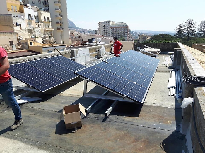 Sicilia, non pagare la luce si pu&ograve;: basta formare dei gruppi d'acquisto 