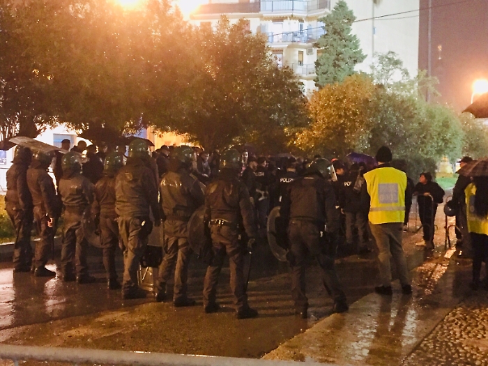 Colori rossazzurri ed Etna stilizzato sulle maglie, ira dei tifosi del Siracusa