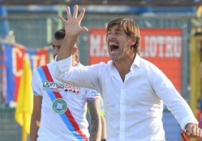 Calcio, il Catania "sbanca" Pagani ma Sottil s'infuria: &laquo;Dopo il 3-0 troppe  pause&raquo; 