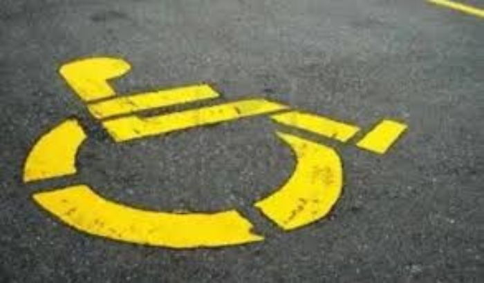 Patern&ograve;, disabile reclama posteggio ma in due lo picchiano a sangue...