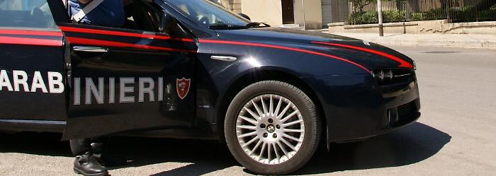 Diciassettenne tenta di impiccarsi in strada: salvato dai carabinieri