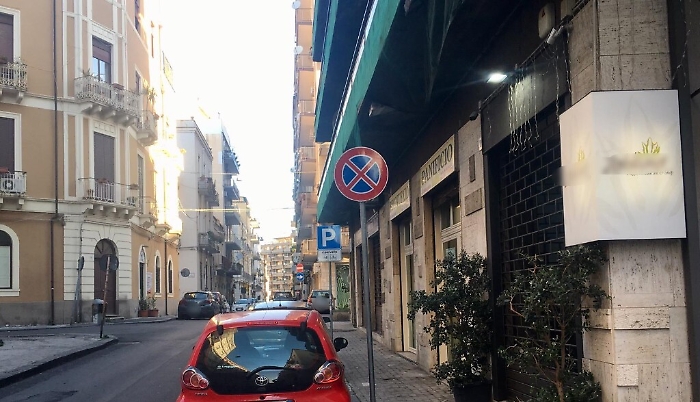Catania, Via Mario San Giorgi: strano divieto di sosta