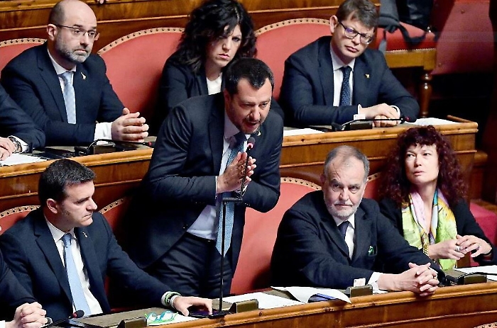 Diciotti, Salvini in Senato si commuove: &laquo;Ho fatto il mio lavoro insieme ai Cinque Stelle&raquo;