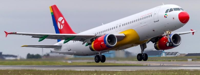 Lampedusani bloccati all'aeroporto di Catania per una giornata intera