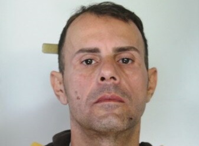 Catania, arrestato lo scippatore seriale: si era nascosto nel bagno di un bar