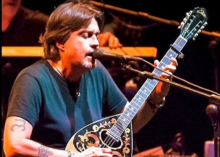 Cristian De Andr&egrave; canta Faber a Catania