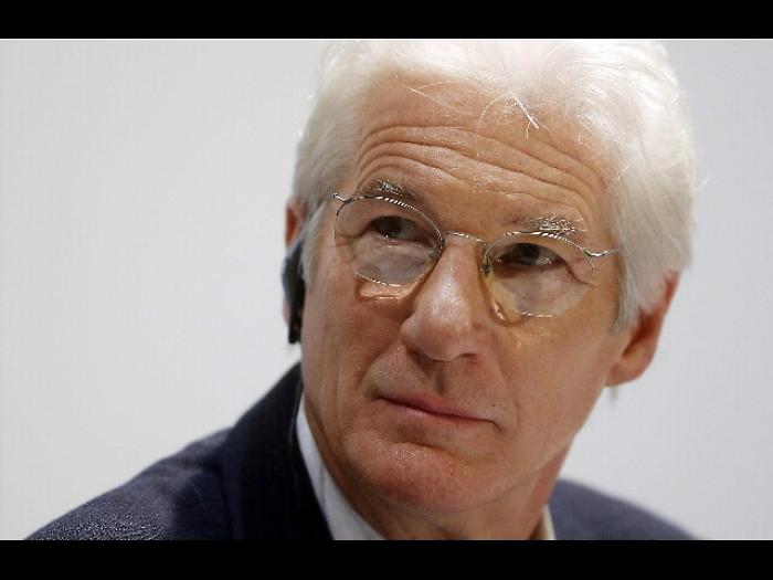 Mo: Gere, stop occupazione territori