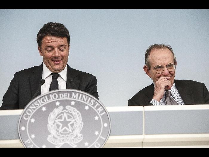 Renzi: ''Via Equitalia. Pagare meno, pagare tutti''