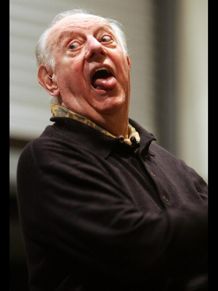 Fo: Mistero buffo ispirata da siciliano